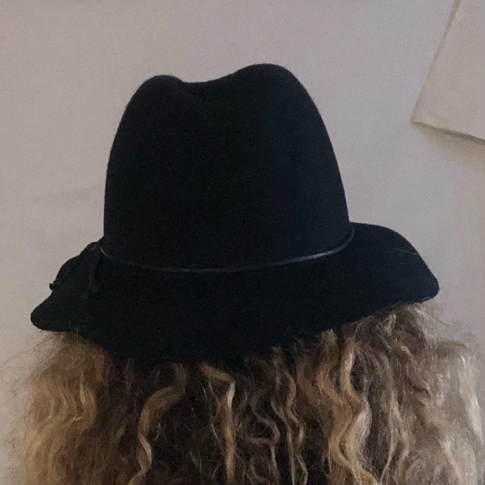 Black short floppy hat - Picture 4 of 11